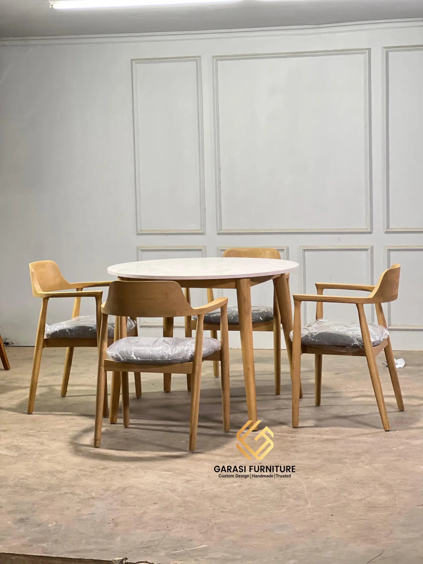 SET MEJA MAKAN MODEL MINIMALIS MODERN - GF2075